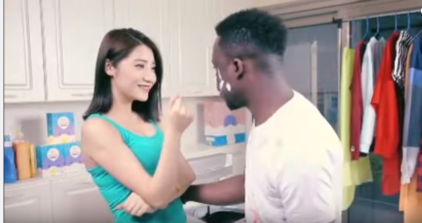 Spot publicitaire raciste en Chine