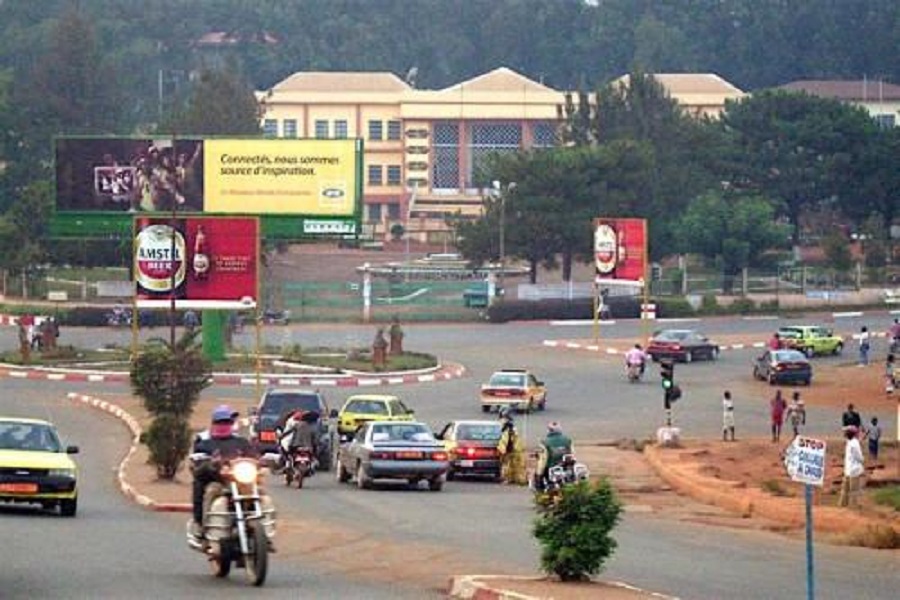 La ville de BAfoussam au Cameroun est frontalière avec Dschang
